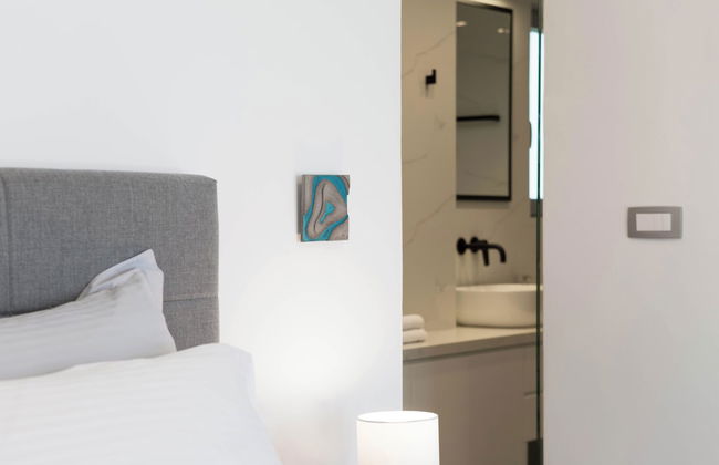 Hermes & Dione - Photo 16