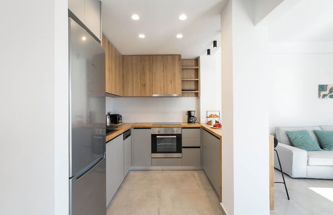 Hermes & Dione - Photo 36