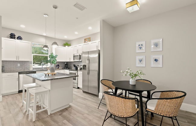 NEW Canopy Cabana Luxury Downtown Apt - Foto 10