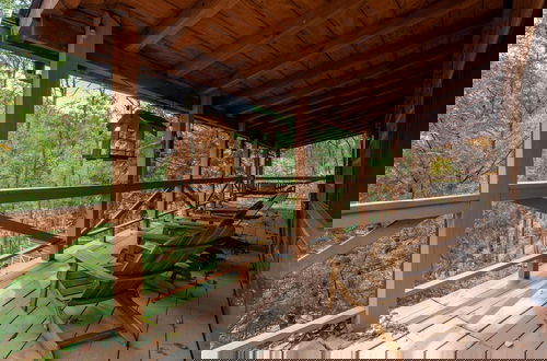 Foto 2 - Cabin in the Trees, Hot Tub, Fire Pit