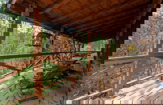 Foto 2 - Cabin in the Trees, Hot Tub, Fire Pit