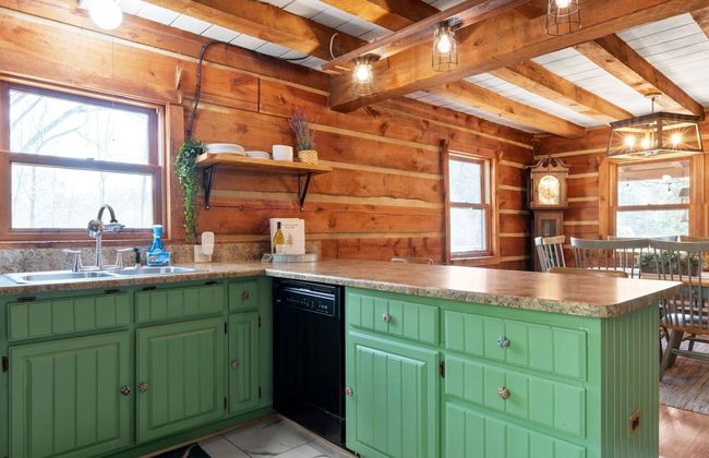 Cabin in the Trees, Hot Tub, Fire Pit - Foto 45