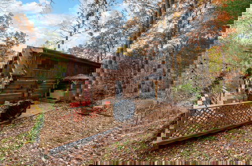 Foto 11 - Cabin in the Trees, Hot Tub, Fire Pit