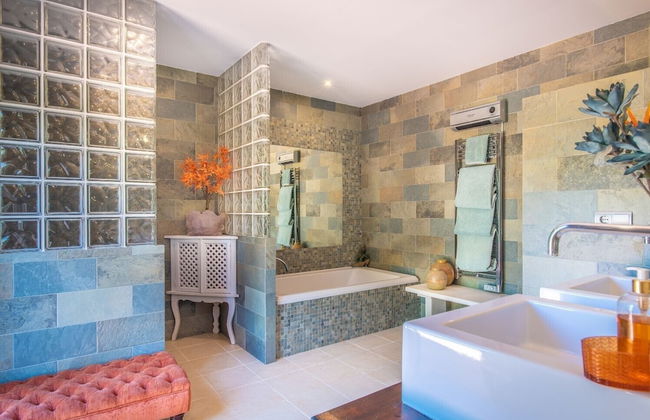 Luxury Villa - Sleeps up to 8 & Infinity Pool - Foto 14