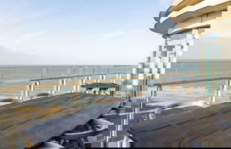 Foto 2 - Stunning Penthouse With Free Parking and sea View