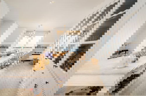 Foto 75 - Stunning Penthouse With Free Parking and sea View