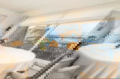 Foto 25 - Stunning Penthouse With Free Parking and sea View