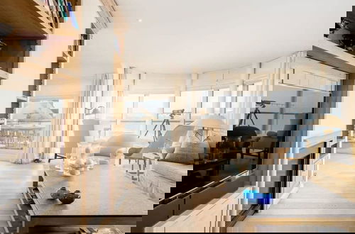 Foto 8 - Stunning Penthouse With Free Parking and sea View