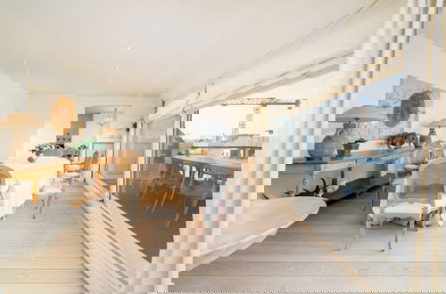 Foto 70 - Stunning Penthouse With Free Parking and sea View