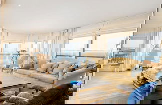 Foto 1 - Stunning Penthouse With Free Parking and sea View