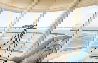Foto 3 - Stunning Penthouse With Free Parking and sea View