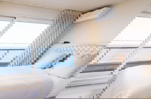 Foto 35 - Stunning Penthouse With Free Parking and sea View