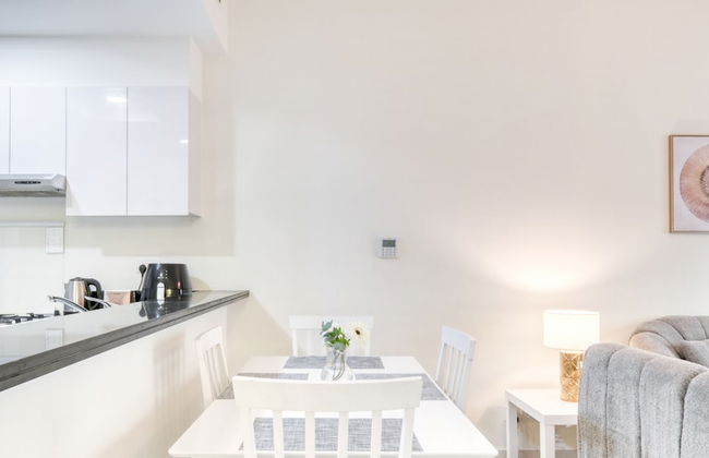 Viridis Living Chic and Spacious 1BR - Foto 10