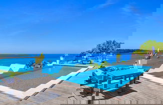 Foto 2 - 6 BR Villa With Concierge Amenities Pool