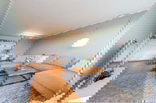 Foto 16 - Bright Apartment With City View and Terrace
