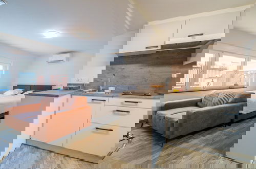 Foto 3 - Cosy Apartment Near Center