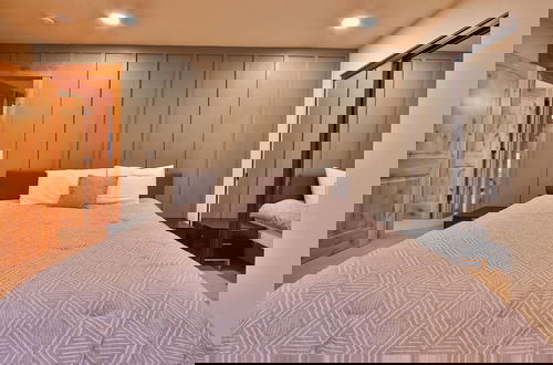 Photo 5 - The Elevator House Sleeps 10!
