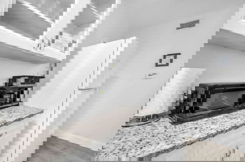 Foto 40 - Cozy Corner Beach Apartment