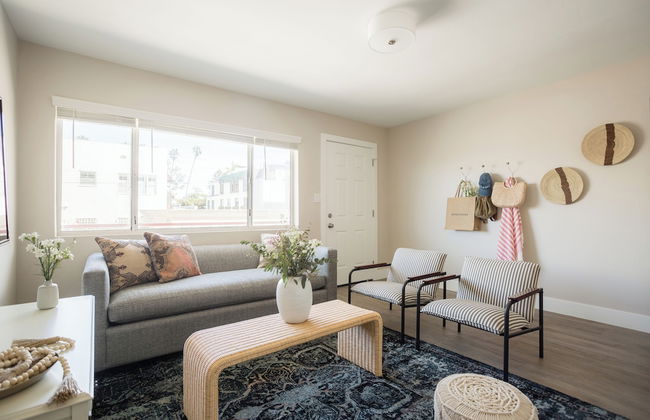 Seashore Suites by AvantStay – Modern Comfort Steps from La Jolla Cove - Photo 8