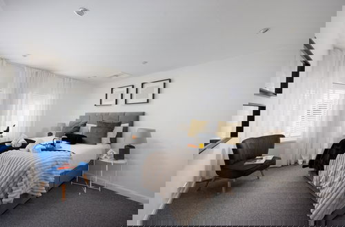 Foto 8 - Modern 3 Bed Apartment - Parking