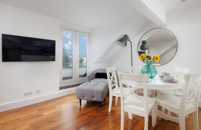 Modern 3 Bed Apartment - Parking - Foto 26