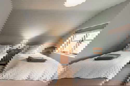 Photo 9 - Host Stay White End