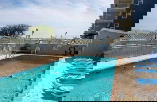 Foto 1 - Beachy Condo Right on Oceanfront