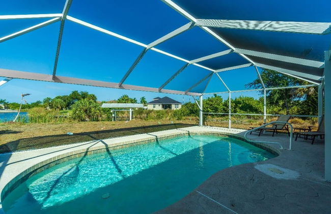 Canal Dreams 3 BR 2 BA Pool Home on the Canal - Foto 20