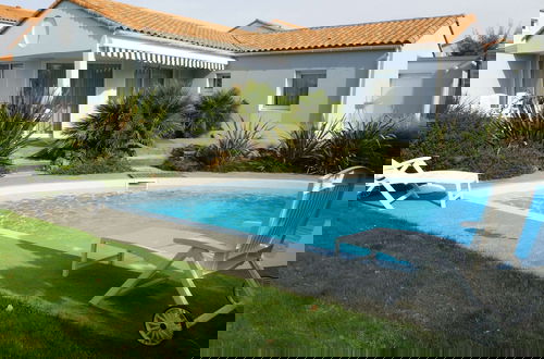Foto 52 - Luxurious Villa With Private Pool in the Vendee