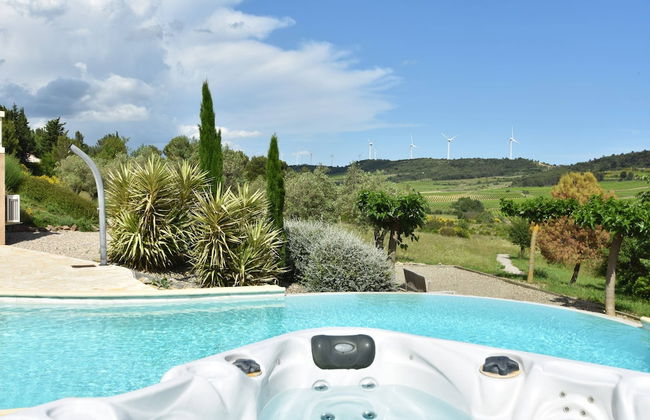 Villa With Heated Pool, Jacuzzi, Sports Field and Stunning Views - Foto 1