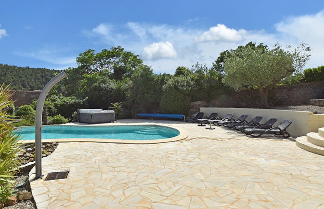 Villa With Heated Pool, Jacuzzi, Sports Field and Stunning Views - Foto 56