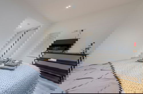 Foto 4 - Exquisite 3BR Duplex Apartment, Air-con& Amenities