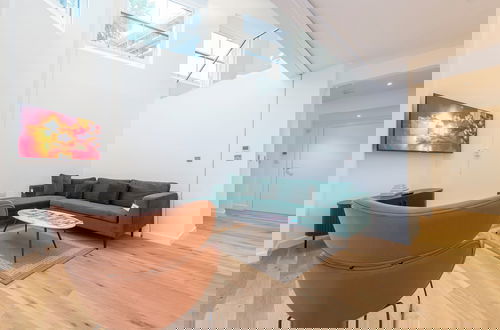 Foto 24 - Exquisite 3BR Duplex Apartment, Air-con& Amenities