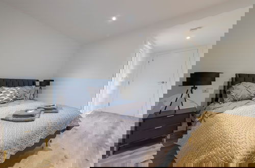Foto 13 - Exquisite 3BR Duplex Apartment, Air-con& Amenities