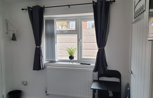 Private Room - Ensuite Bathroom - Free Parking - Foto 21