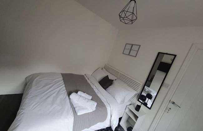 Private Room - Ensuite Bathroom - Free Parking - Foto 5