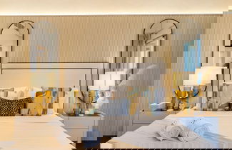 Foto 1 - 2BR + Maid's w Sea Views in Palm near Nakheel Mall