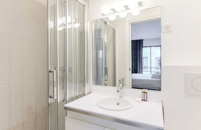 Newly Renovated Loft Bastille - Photo 13