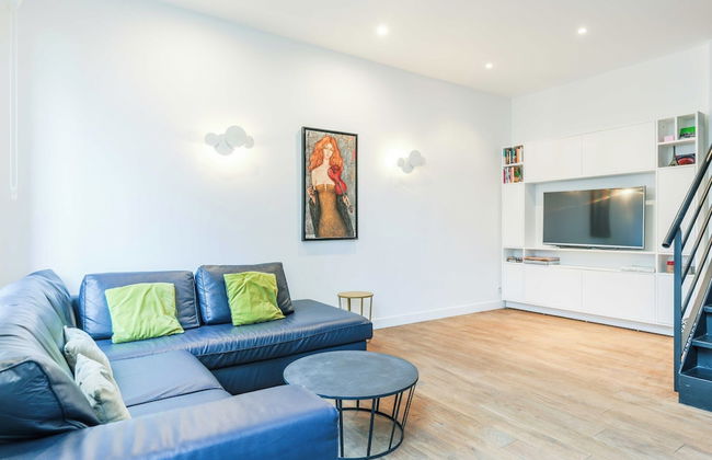 Newly Renovated Loft Bastille - Photo 11
