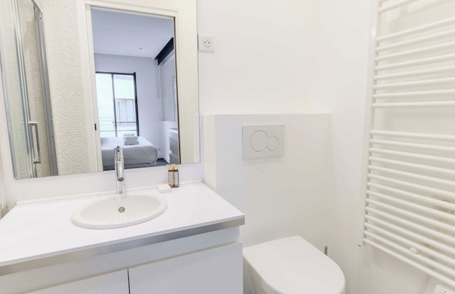 Newly Renovated Loft Bastille - Photo 17