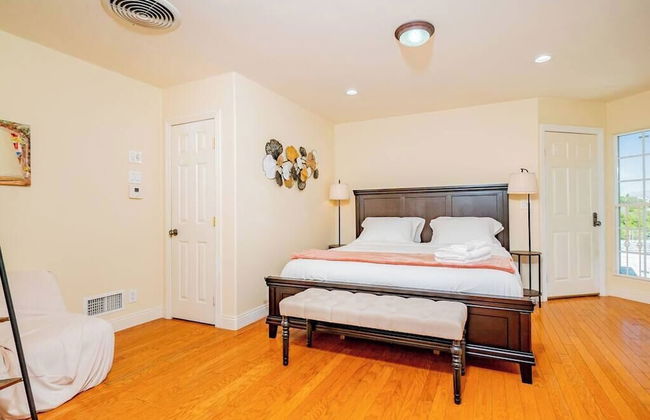 Monterey Park Retreat: Spectacular Views & Comfort - Foto 4