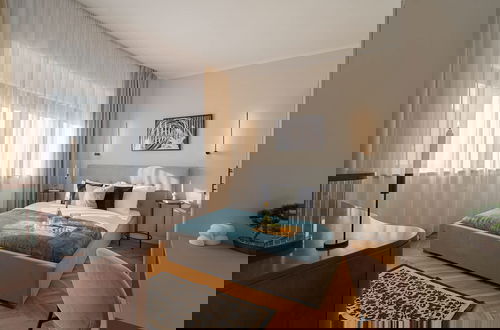 Foto 1 - Vibrant & Spacious 3BR Condos on Amzei Square