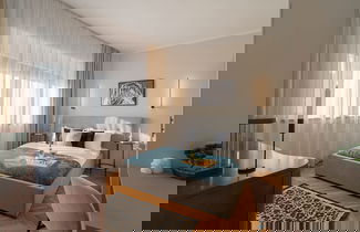Foto 1 - Vibrant & Spacious 3BR Condos on Amzei Square