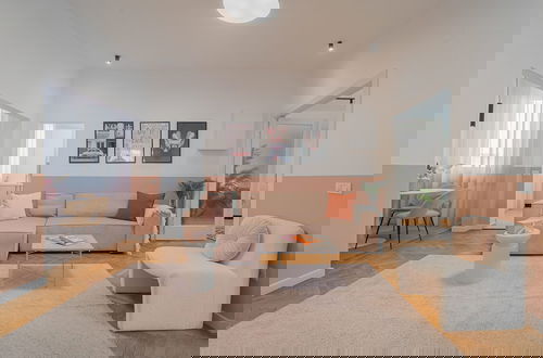 Foto 2 - Vibrant & Spacious 3BR Condos on Amzei Square