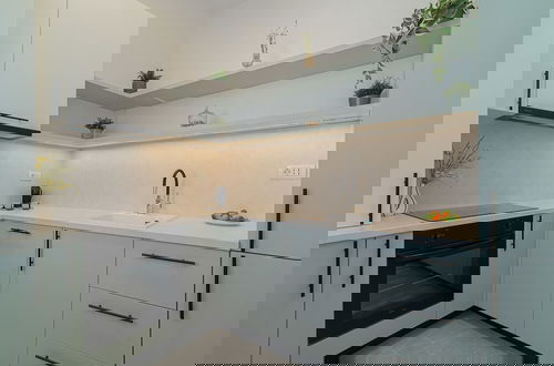 Foto 3 - Vibrant & Spacious 3BR Condos on Amzei Square