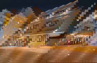 Photo 1 - kingstelescape