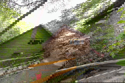 Foto 70 - Alaya Stays Suro Woodbine Chalet Cottage
