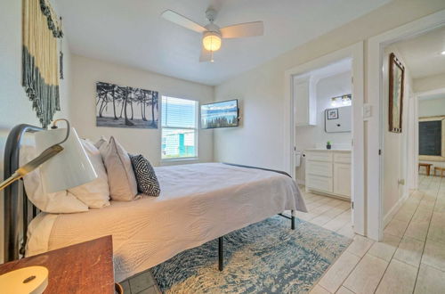 Foto 42 - Sleeps 20! 2 Homes Near the Beach, Private Pools, Gameroom, Large Family Retreat