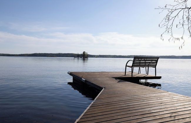 Cozy 4BR Lakeside Cottage with Sauna - Foto 1