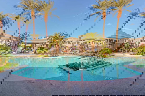 Foto 26 - Lux Scottsdale Condo Overlooks 9th Hole Near Golf
